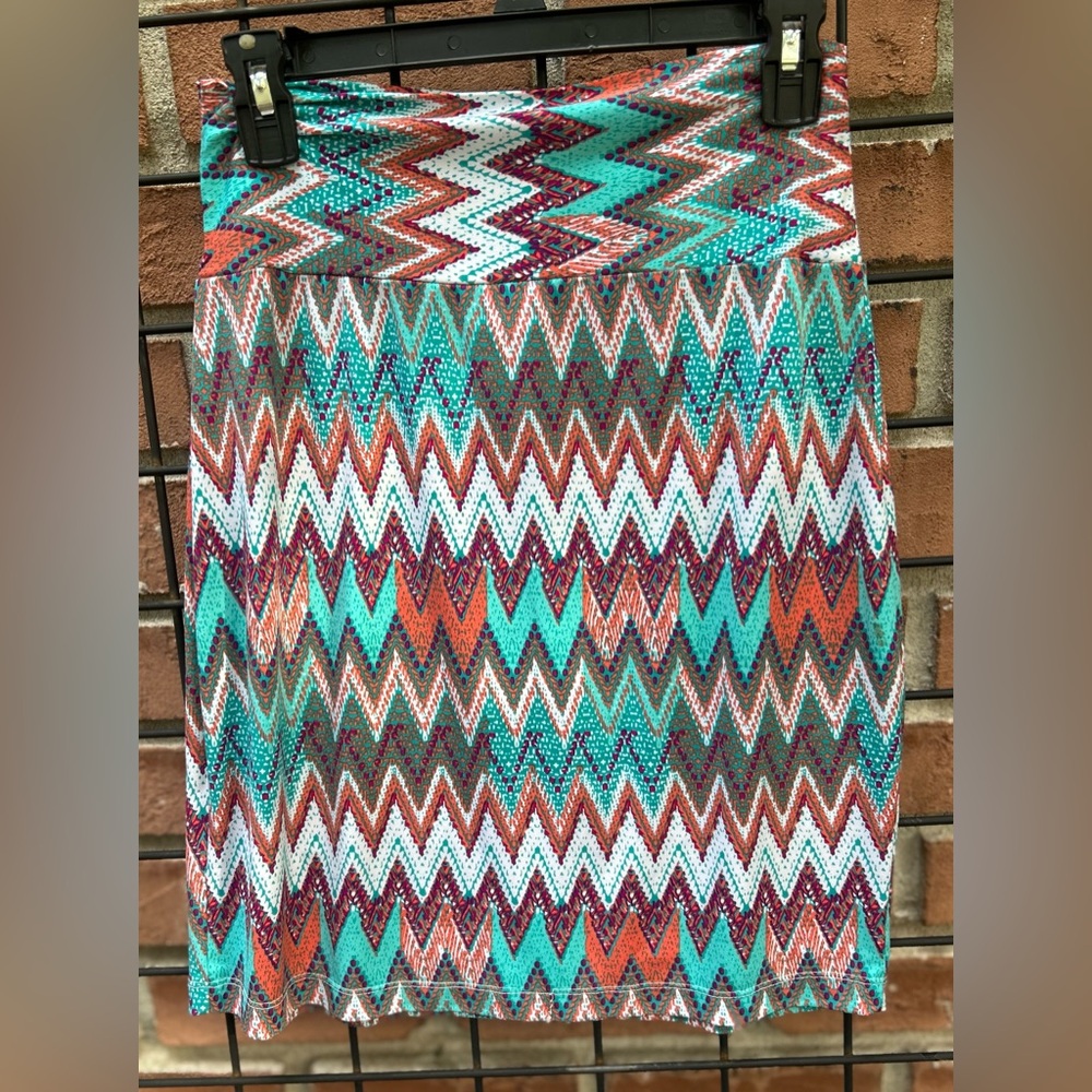 Colorful Zigzag Patterned Skirt - Picture 2 of 3